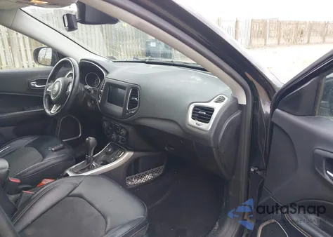 2019 Jeep Compass Latitude 4X4 из США, поврежденный, VIN 3C4NJDBB8KT766816